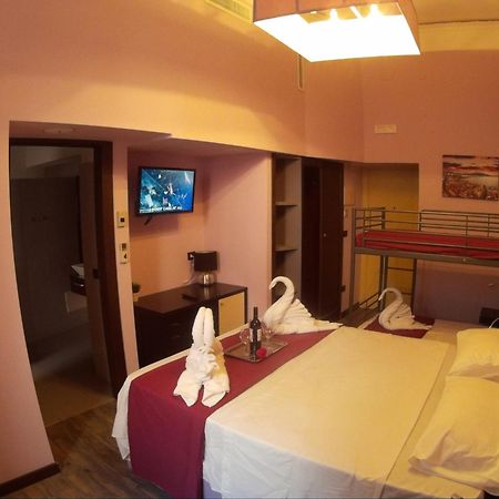 Dolce Vita Rooms Nápoles Exterior foto